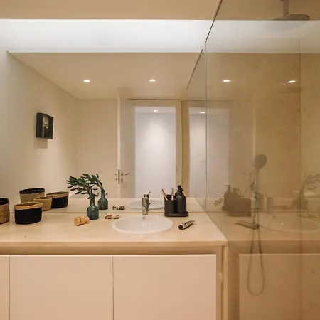 Ade - 2 Bedrooms And Parking In Alcantara דירה ליסבון