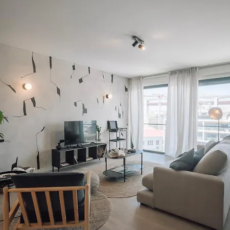 Ade - 2 Bedrooms And Parking In Alcantara * ליסבון