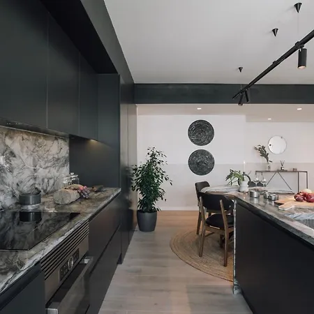 Ade - 2 Bedrooms And Parking In Alcantara ליסבון