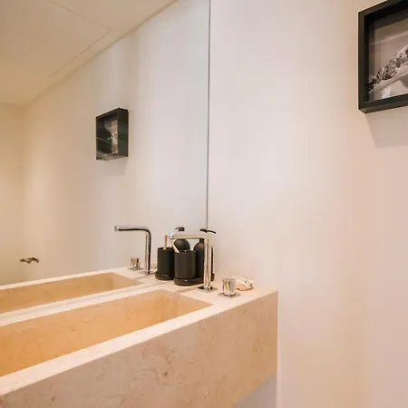 Ade - 2 Bedrooms And Parking In Alcantara Apartment *