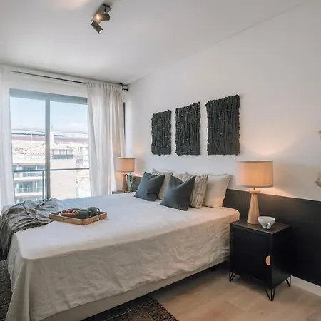Apartment Ade - 2 Bedrooms And Parking In Alcantara Lisbon